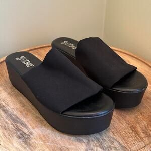 Black brash chunky platform sandals